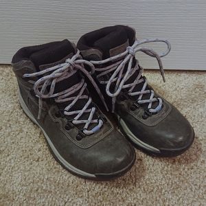 Columbia hiking boots